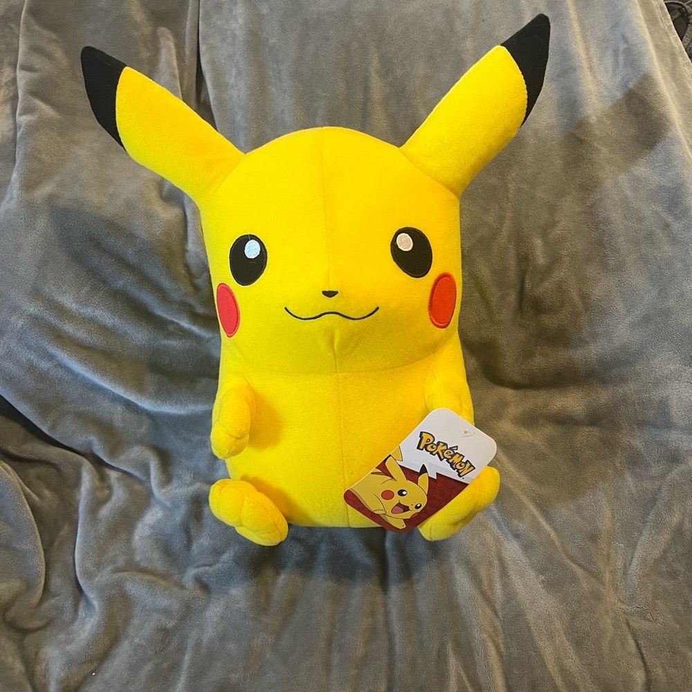 Pikachu Pokémon Stuffie 13” NWT